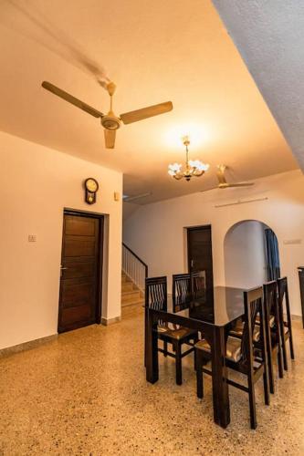 Gallery image of The Rise - Poolside Villa in Gurpur