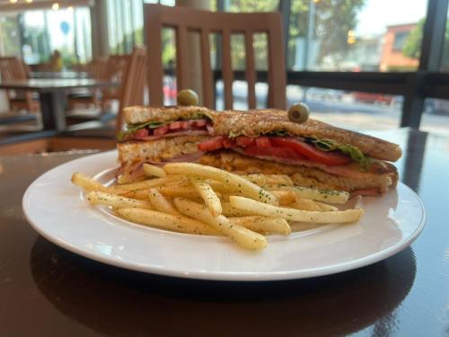 Φαγητό σε αυτό το ξενοδοχείο ή κάπου εκεί κοντά