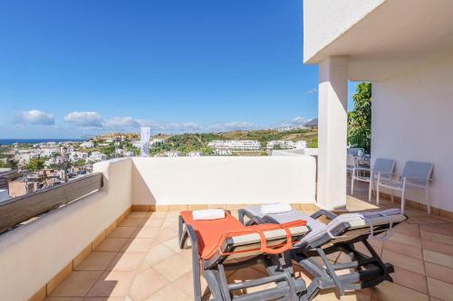 Sunset Seaview Corner With Pool - Happy Rentals