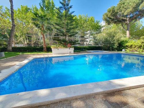 Salou centro piscina Gisamar reformado año 26