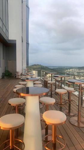 Φωτογραφία από το άλμπουμ του A La Carte Ha Long Bay - Sea View Apartment σε Ha Long