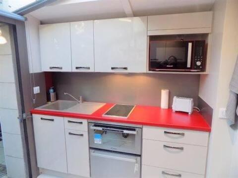 Studio maisonnette 200 m de la plage tout à pieds