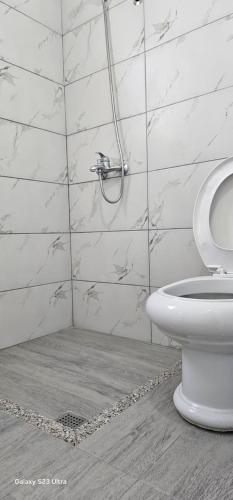 Koupelna v ubytování Ambla Apartaments Orikum