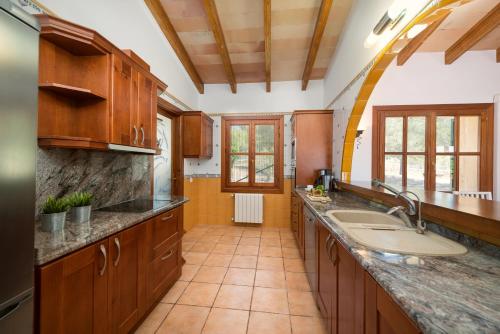 Kuchyň nebo kuchyňský kout v ubytování Finca AGUILA by Mallorca Villa Selection