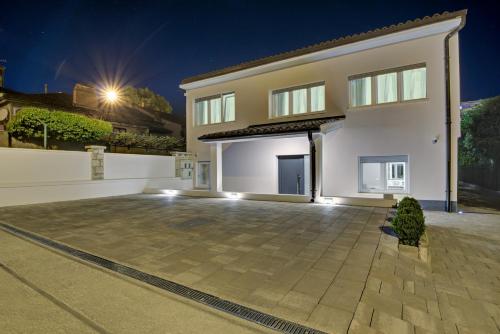 Delux studio apartment Aron with free Parking