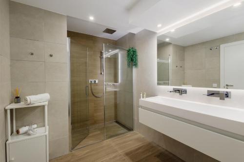 Luxury holiday apartment with 2 bedrooms in Cancelada