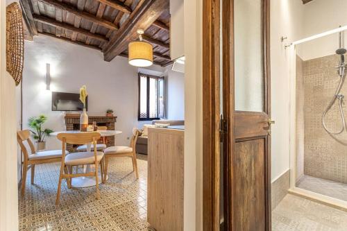 18 Ciancaleoni House