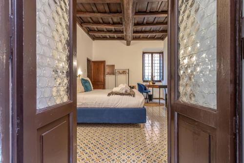 18 Ciancaleoni House