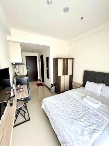 Gallery image of Studio Apartment Ciputra Nagoya in Jodoh
