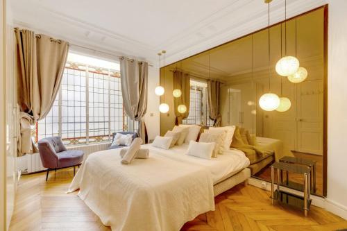 Luxurious Flat Champs Elysée