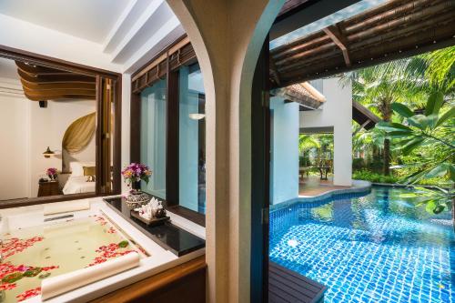 Πισίνα στο ή κοντά στο Royal Muang Samui Villas - SHA Extra Plus