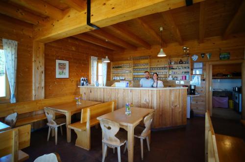 Lounge nebo bar v ubytování Glatzl Trahütten Alm