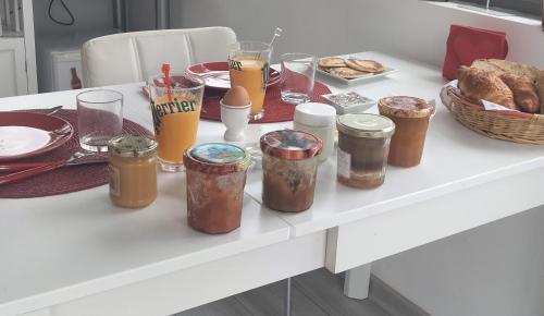 Photo de la galerie de l'établissement La Pinède du Lac, à Esparron-de-Verdon