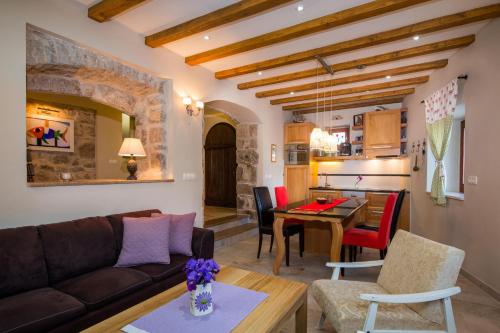 Posezení v ubytování Holiday Home Pitve