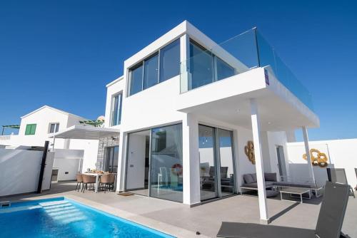 SEA LA VIE by Buenavilla