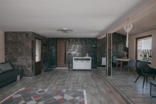 Ruang duduk di Guest House Бескид