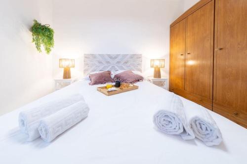 Llit o llits en una habitació de Cozy & beautiful villa