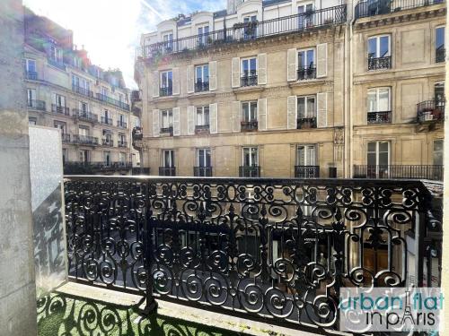 23 - Charming Parisian Flat in Paris