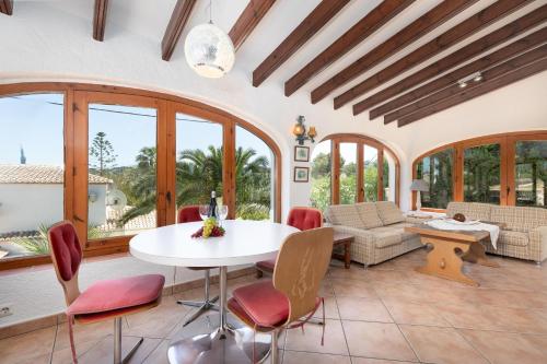 Villa Maria by Aguilarent