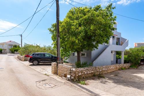 BBQ Holly Garden Novalja