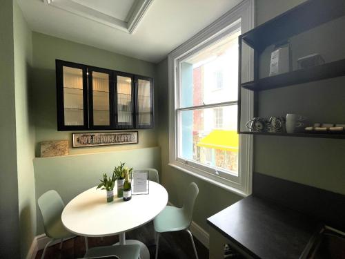 Secret Boutique Abode in Beautiful Clifton Village photo 13