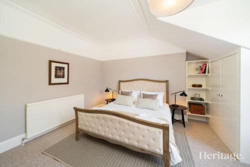 Krevet ili kreveti u jedinici u objektu Fountainhall Townhouse, Aberdeen
