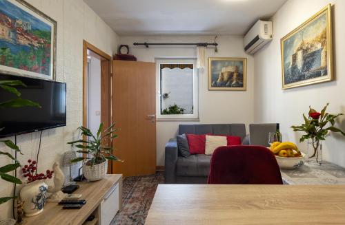 Renovated City Center Apart Roberto