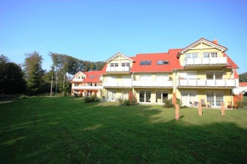 Schöne Ferienwohnung in Koserow mit Grill, Garten und Terrasse oder