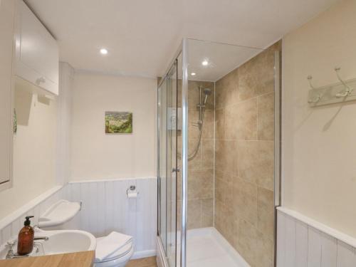 Ένα μπάνιο στο Harwood Cottage