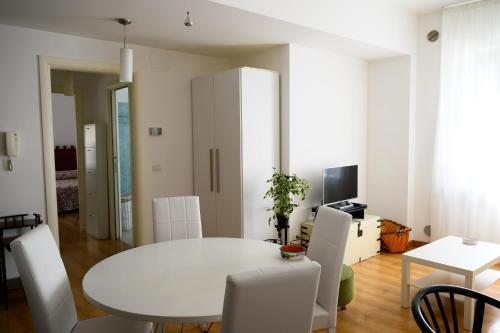 Μια τηλεόραση ή/και κέντρο ψυχαγωγίας στο Piazza Roma Apartment