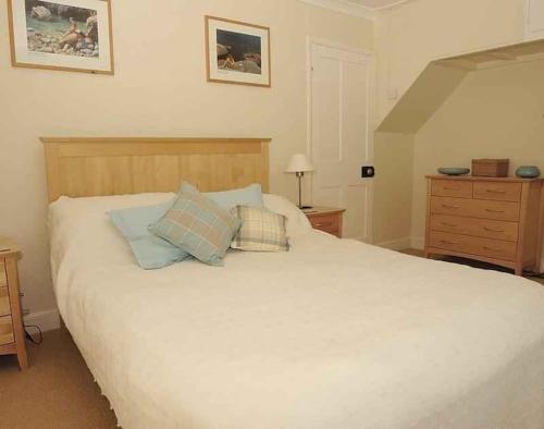 Postel nebo postele na pokoji v ubytování Tremanon Port Isaac Bay Holidays