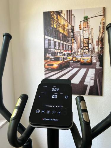 Fitness centrum a/nebo fitness zařízení v ubytování Casa Luna 6 min Hbf , Erdgeschosswohnung ,Altbau