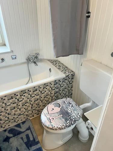 Koupelna v ubytování Casa Luna 6 min Hbf , Erdgeschosswohnung ,Altbau
