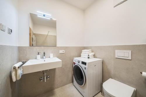Bilik mandi di Villa Pinie Apt 2
