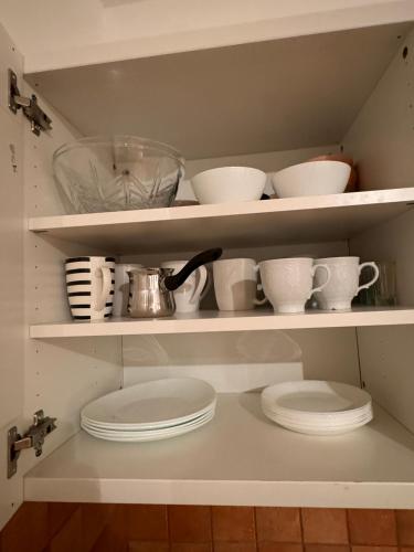 Apartments Mirjanaにあるコーヒーまたはお茶