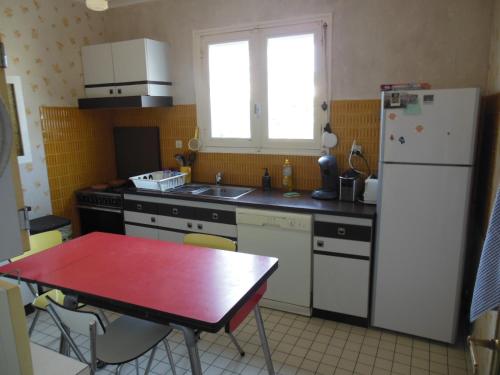 Kuchyň nebo kuchyňský kout v ubytování Maison avec vue sur Morgat