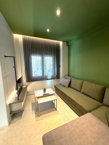 Eclipse Modern Retreat
