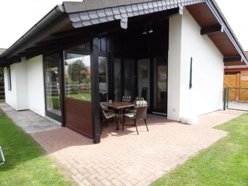 Schönes Ferienhaus mit Grill, Terrasse und Garten, Butjadingen (updated