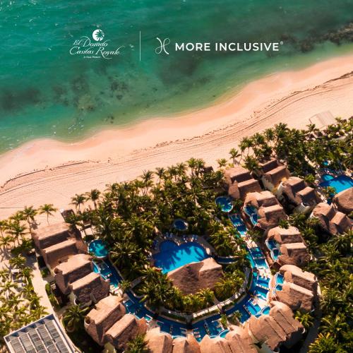 una vista aerea di un resort e di una spiaggia di El Dorado Casitas Royale, Catamarán, Cenote, All & More Inclusive - Adults Only a Puerto Morelos