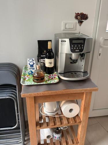 Apartments Mirjanaにあるキッチンまたは簡易キッチン