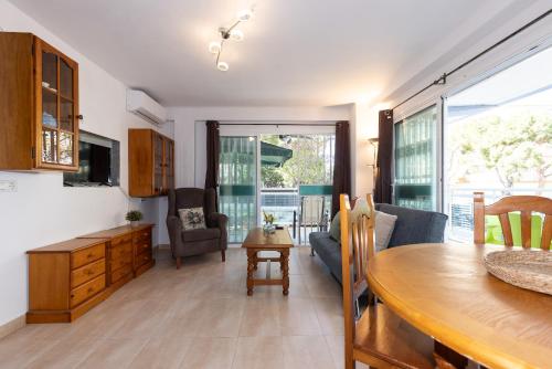 UHC LA CUMBRE APARTMENTS
