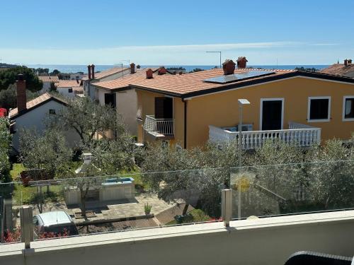 Villa Mona-Haus mit Privatpool in Novigrad mit Meerblick, privatem Parkplatz und Wallbox