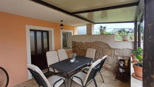 Casa Šimeti Charming Mediterranean Home near Poreč with Private Garden & Free Parking