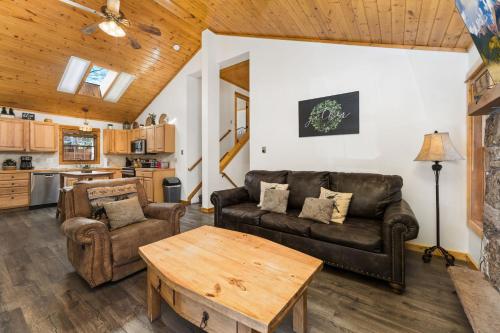 Køkken eller tekøkken på Antlers Pointe 09 by Estes Park Condos