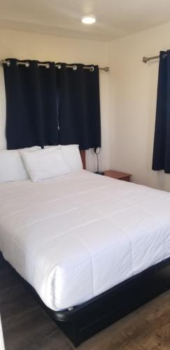 Imagine din galeria proprietății 012A Affordable Getaway near South Rim Sleeps 2 în Valle