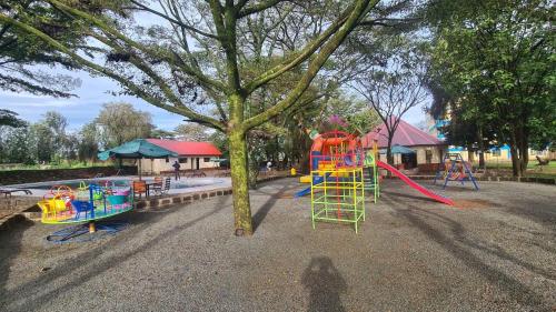 Children's play area sa Premara Hotel Kehancha