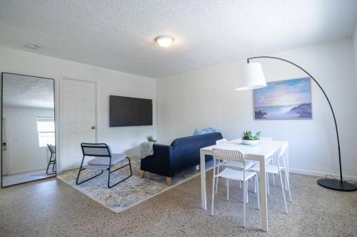Fotografie z fotogalerie ubytování Stylish 2 bed 1 bath w/Free Parking! v destinaci Fort Lauderdale