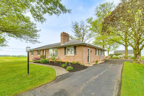 Κήπος έξω από το 3 Mi to Dutch Wonderland Serene Home with Deck