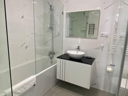 Concha is a NEW apartment * 5min walk to the beach