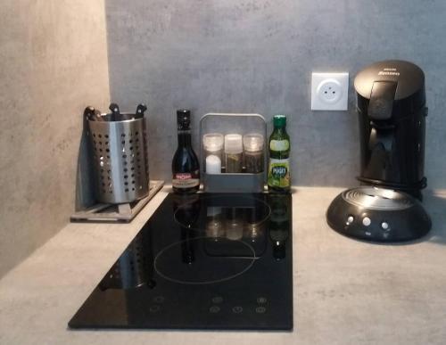 Η κουζίνα ή μικρή κουζίνα στο Studio HAPPY'Home tout confort proche Rouen